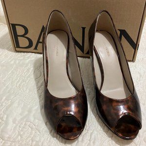 Like New Banana Republic Size 7 Tortoise Brown Peep Toe Pumps